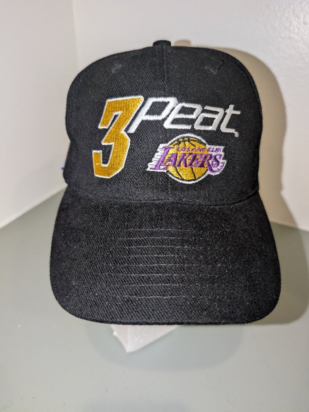 *NWOT* Vintage Los Angeles Lakers 3Peat Hat Cap Men’s Black Basketball NBA